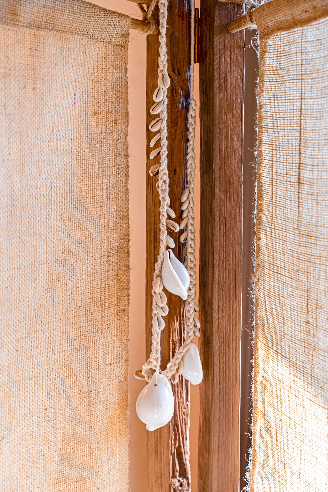 Collier big white