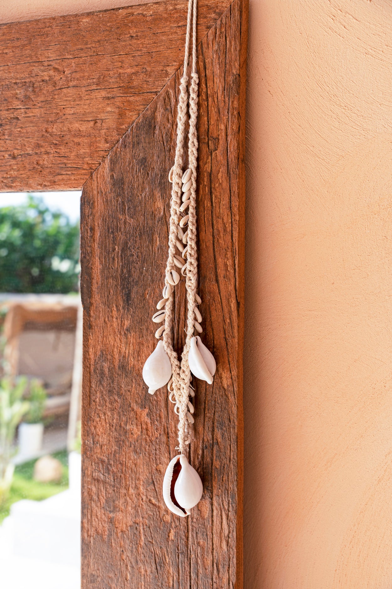Collier big white