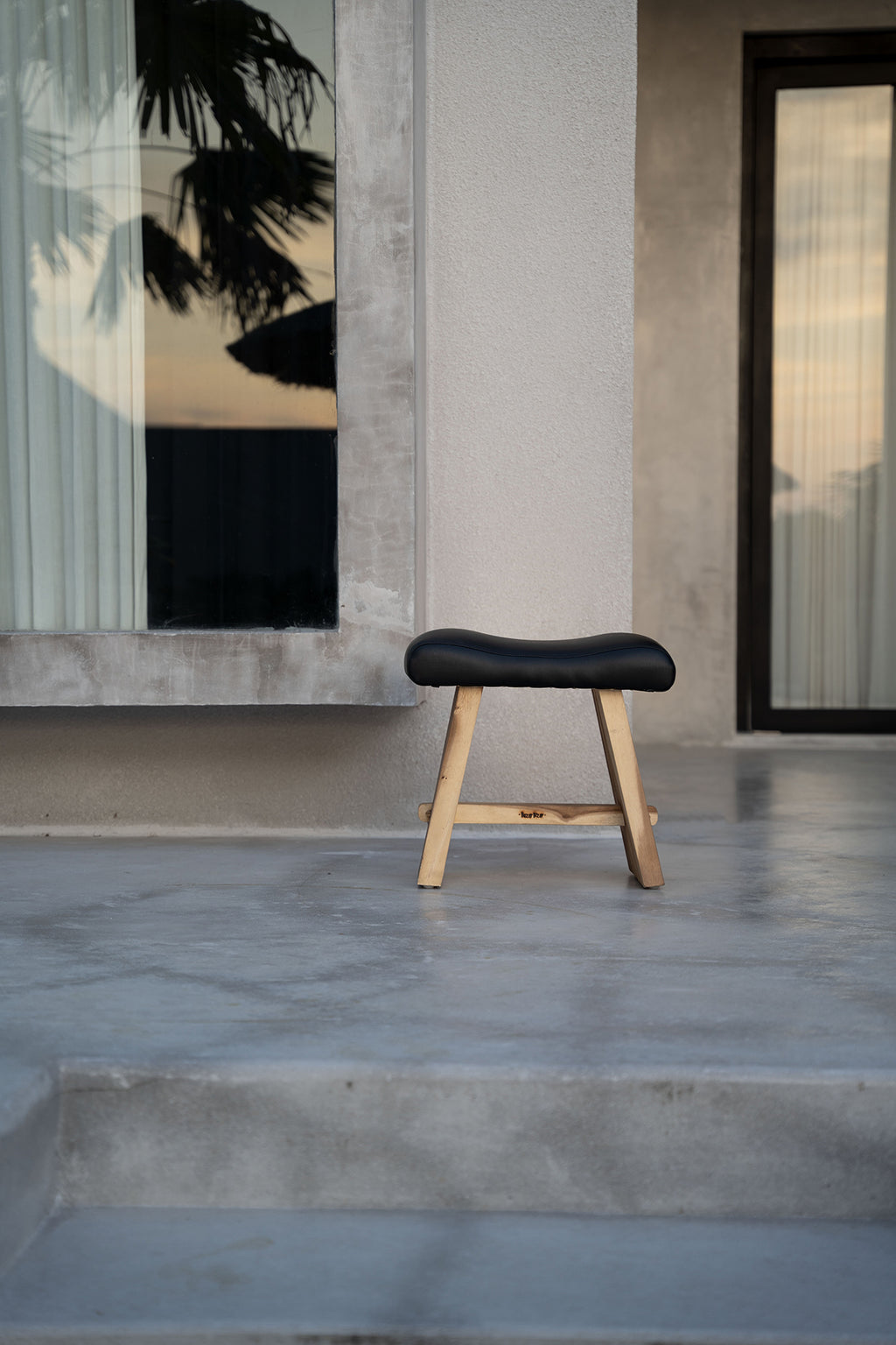 Le Tabouret Suar Avec Cuir