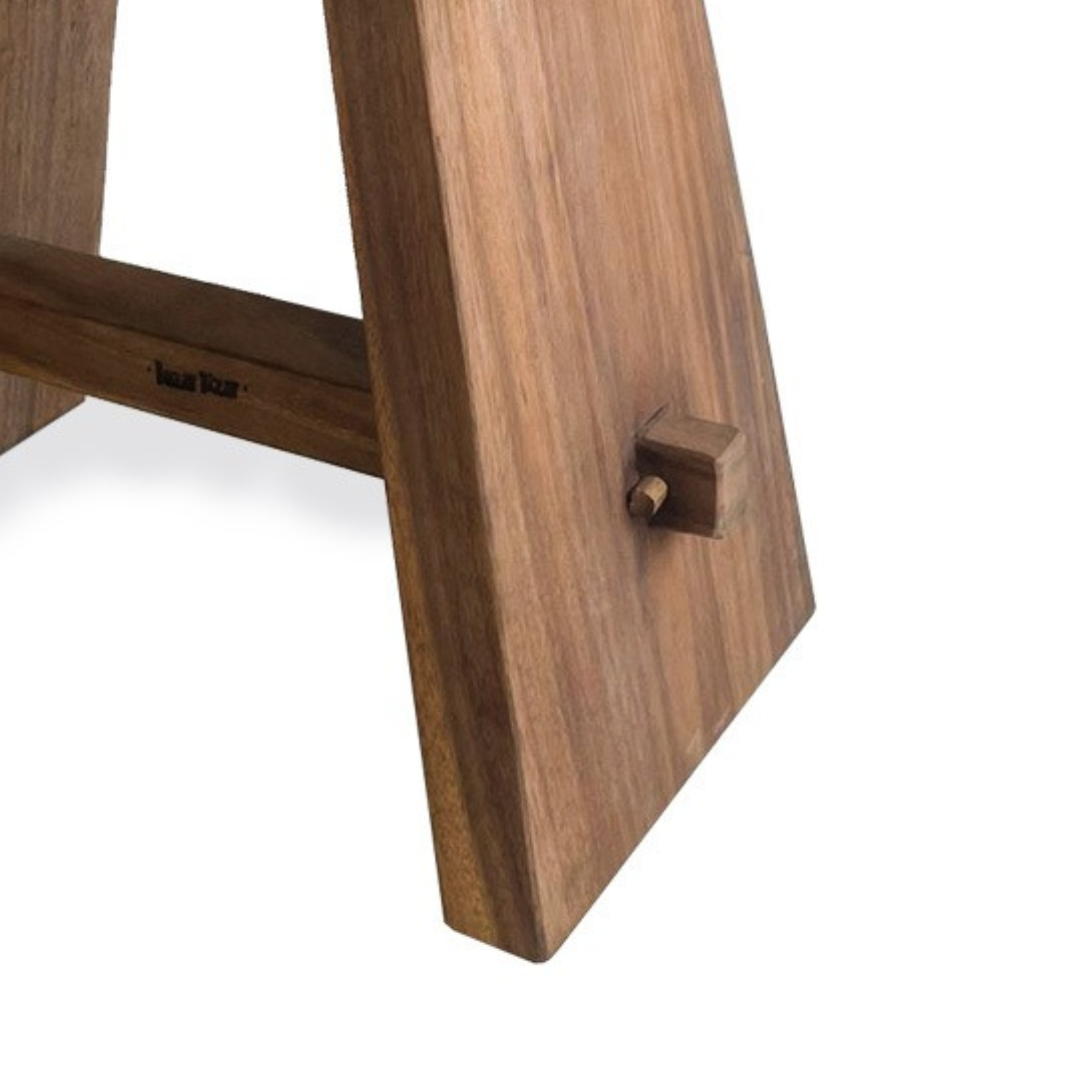 Le Tabouret Suar Avec Cuir