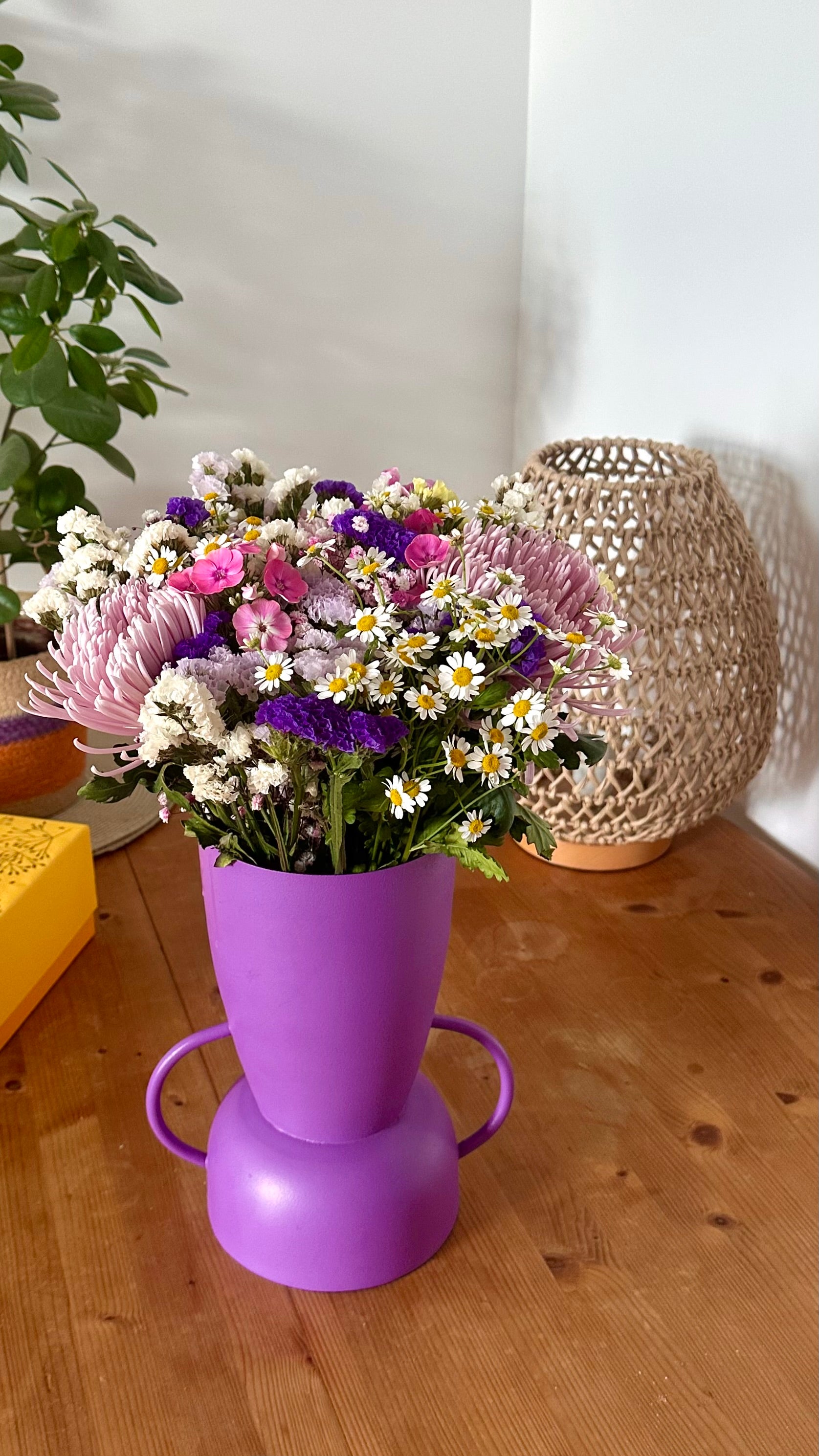 Vase Iron